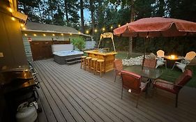 Tranquil Retreat With Fenced Backyard, Hot Tub & Bar